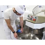 IGEAX_1012_Perie-rotunda-cu-maner-ergonomic-IGEAX-1012-pentru-curatarea-suprafetelor-curbate-neuniforme-industria-alimentara-HACCP-FDA_2