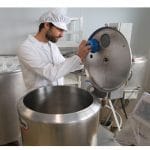 IGEAX_1012_Perie-rotunda-cu-maner-ergonomic-IGEAX-1012-pentru-curatarea-suprafetelor-curbate-neuniforme-industria-alimentara-HACCP-FDA_3